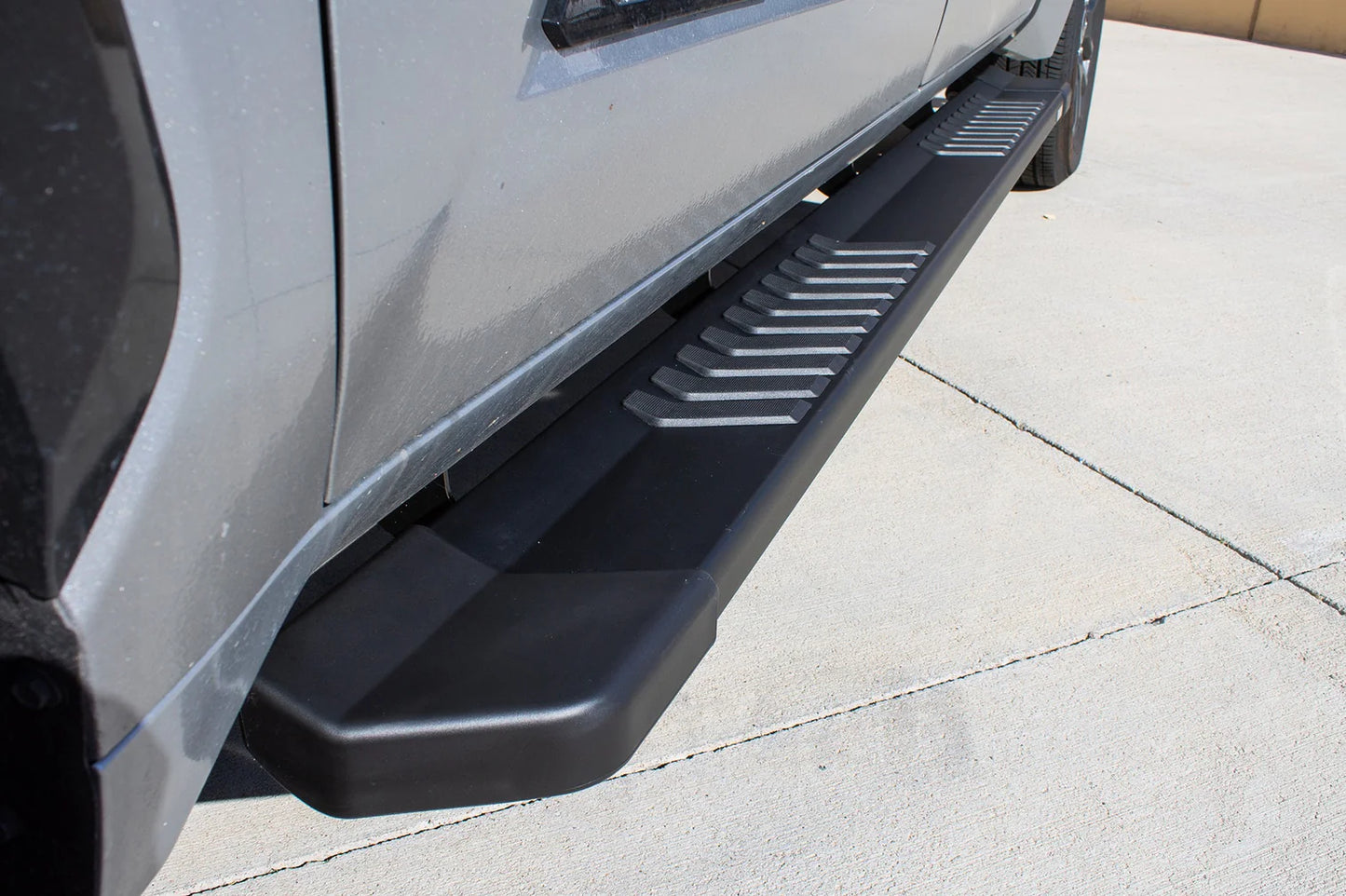 RAPTOR SERIES 6" SIDE STEPS 22-26 TOYOTA TUNDRA