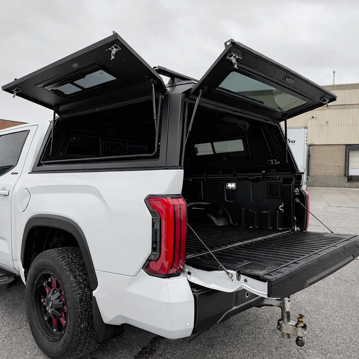 Aluminum Truck Cap | Urban Edition 09-24 RAM 1500 Classic 6.4' Bed